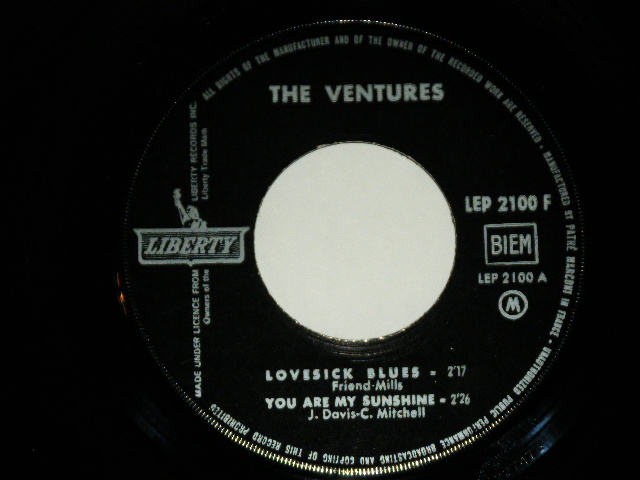 画像: THE VENTURES - PLAY THE COUNTRY : LOVESICK BLUES / 1960's  FRANCE Original 7" EP With PICTURE SLEEVE 