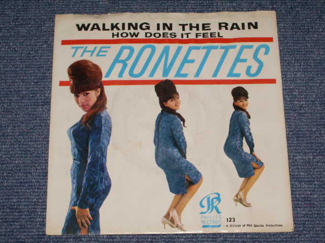 画像: THE RONETTES - WALKING IN THE RAIN ( VG+++/Ex+) /  1964 US ORIGINAL   7" SINGLE  With PICTURE SLEEVE