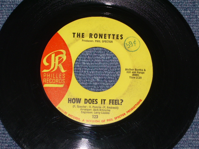 画像: THE RONETTES - WALKING IN THE RAIN ( VG+++/Ex+) /  1964 US ORIGINAL   7" SINGLE  With PICTURE SLEEVE