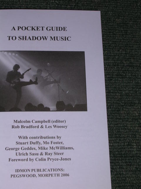画像: THE SHADOWS- A POCKET GUIDE TO SHADOW MUSIC   / 2008 UK BRAND NEW BOOK 